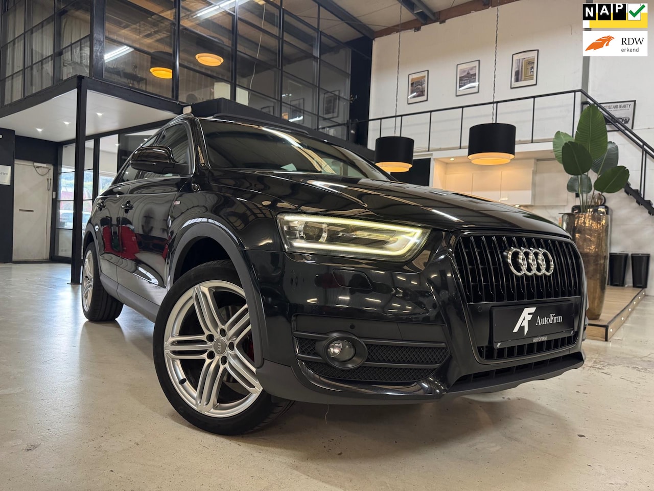 Audi Q3 - 2.0 TFSI quattro S-line 211PK S-tronic Navigatie Trekhaak Dealer onderhouden Xenon Parkeer - AutoWereld.nl