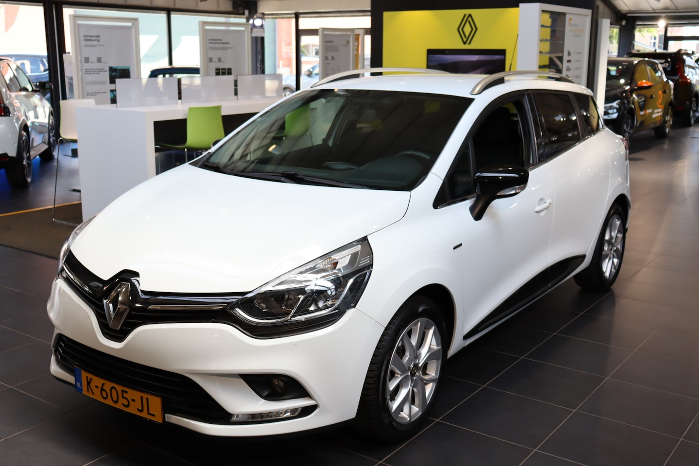 Renault Clio Estate - TCe 90pk Limited - AutoWereld.nl