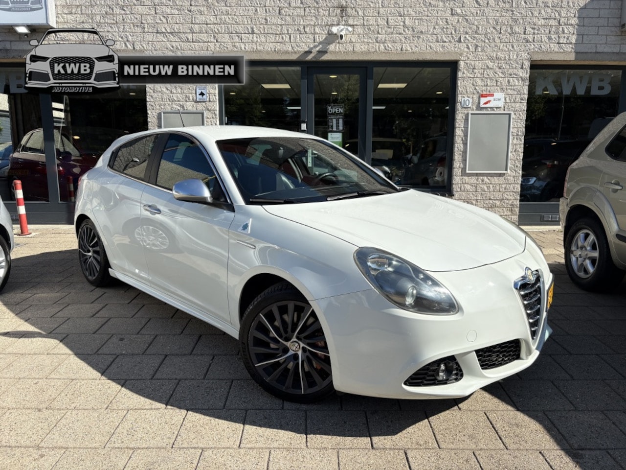 Alfa Romeo Giulietta - 1.7 TBi Quad. V. LEER TREKHAAK APK - AutoWereld.nl
