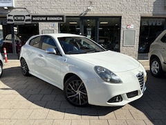 Alfa Romeo Giulietta - 1.7 TBi Quad. V. LEER TREKHAAK APK