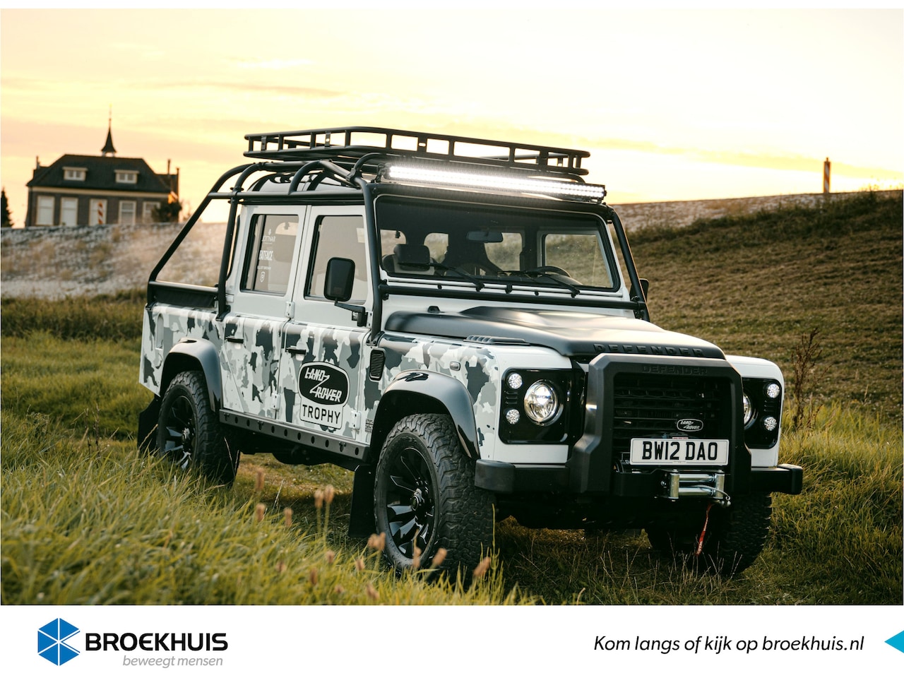 Land Rover Defender 110 - Crew Cab TROPHY 2 Works V8 | 1 of 4 LHD Defender Trophy 2 Crew Cab | WARN | - AutoWereld.nl
