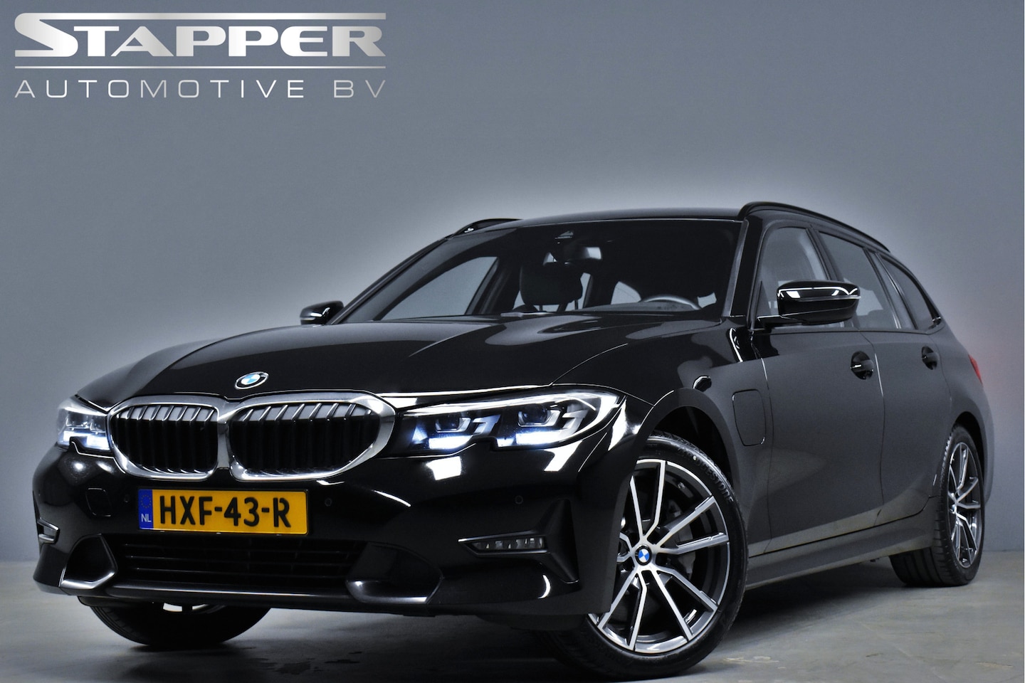BMW 3-serie Touring - 330e 292pk Sportline 1eEig. Dealer OH Carplay/Sportstoelen/Virtual/Navi/Led/H.Leer/Stoelve - AutoWereld.nl