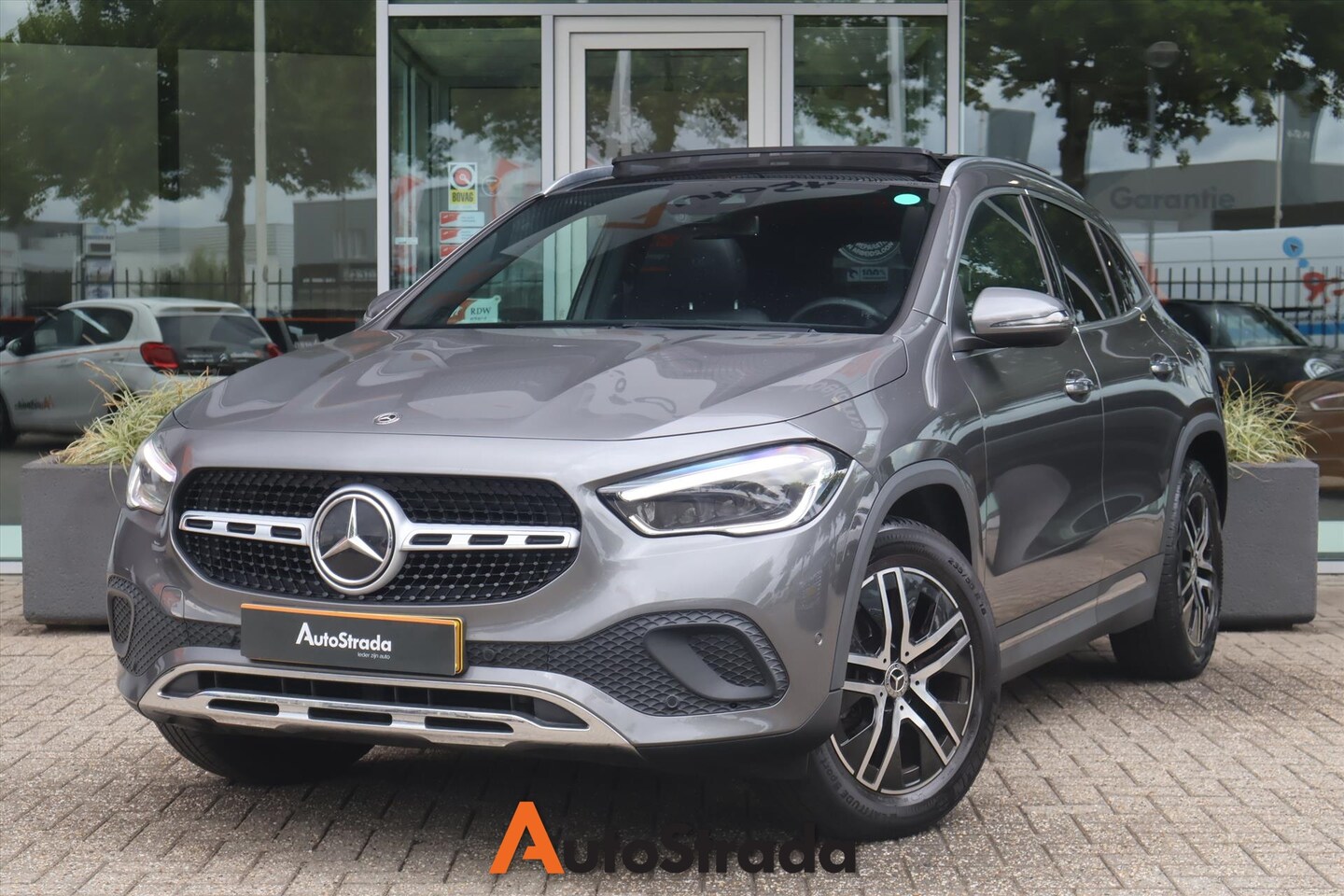 Mercedes-Benz GLA-Klasse - 200 Business Solution 163pk | Camera | Sfeer | Memory | Multibeam | Navi | Leder | Pano | - AutoWereld.nl
