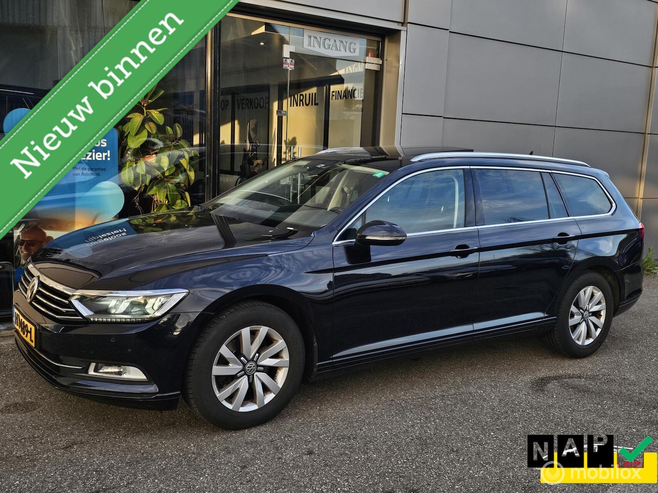 Volkswagen Passat Variant - 1.6 TDI Comfortline Panorama/PDC/Navigatie - AutoWereld.nl