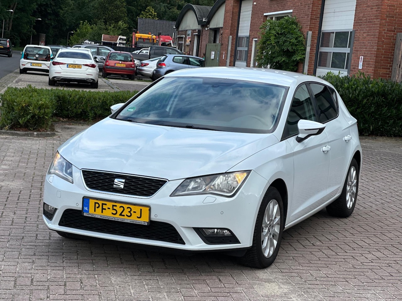 SEAT Leon - 1.6 TDI Style Business 1.6 TDI Style Business - AutoWereld.nl