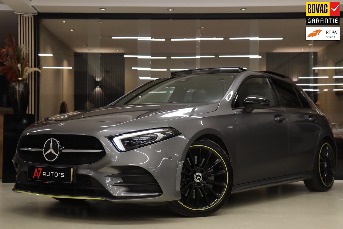 Mercedes-Benz A-klasse - 250 AMG Edition 1 /PANO/SFEER/CAM/LANE ASSIST/BOMVOL! - AutoWereld.nl