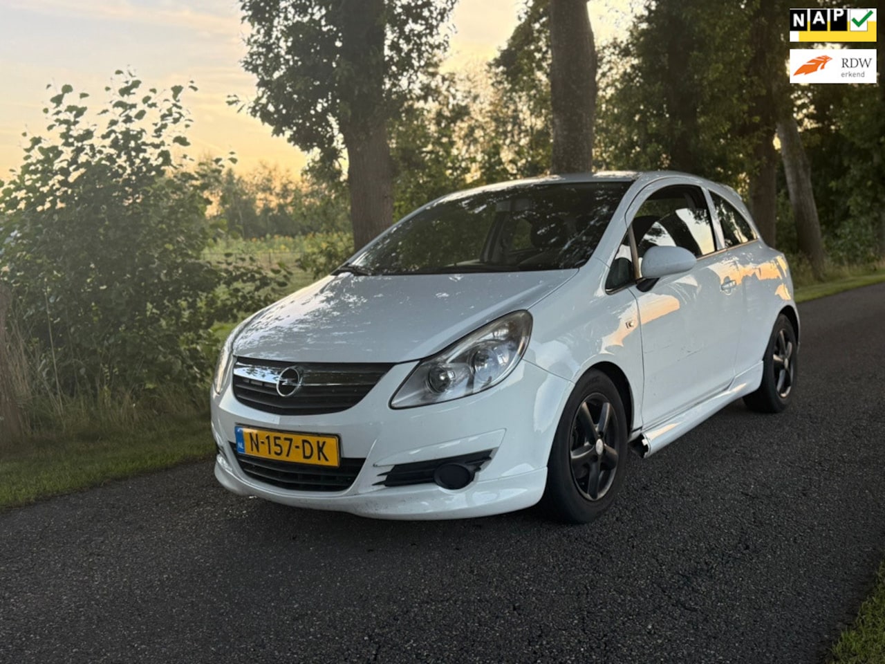 Opel Corsa - 1.2-16V Cosmo -Airco - E.ramen - AutoWereld.nl