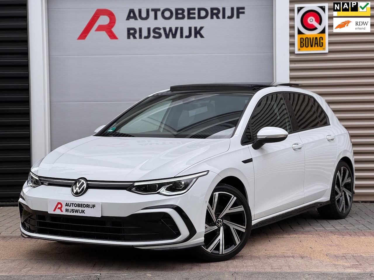 Volkswagen Golf - 1.5 eTSI R-Line Pano/Matrix/Blindspot/Camera - AutoWereld.nl