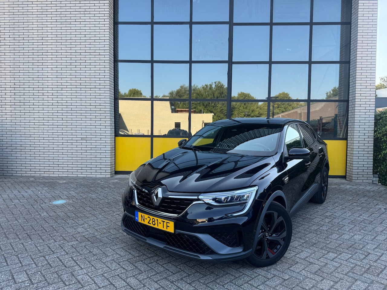 Renault Arkana - Hybrid 145PK R.S. Line & wegklapbare trekhaak nog fabrieksgarantie - AutoWereld.nl
