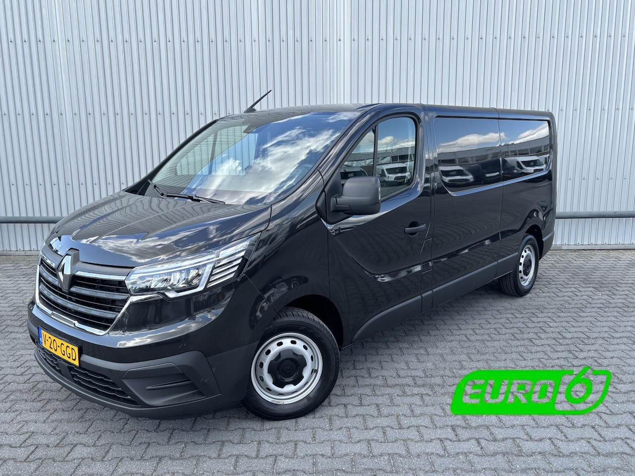 Renault Trafic - 2.0 Blue dCi 130 T30 L2H1*A/C*CRUISE*CAMERA*3PERS - AutoWereld.nl