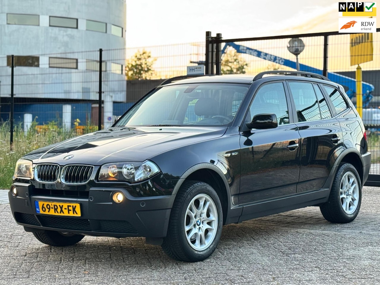 BMW X3 - 3.0i|youngtimer|aut|leder|4wd|stoelverw|navi|psensor|lage km met nap|boekjes|2xsleutels - AutoWereld.nl