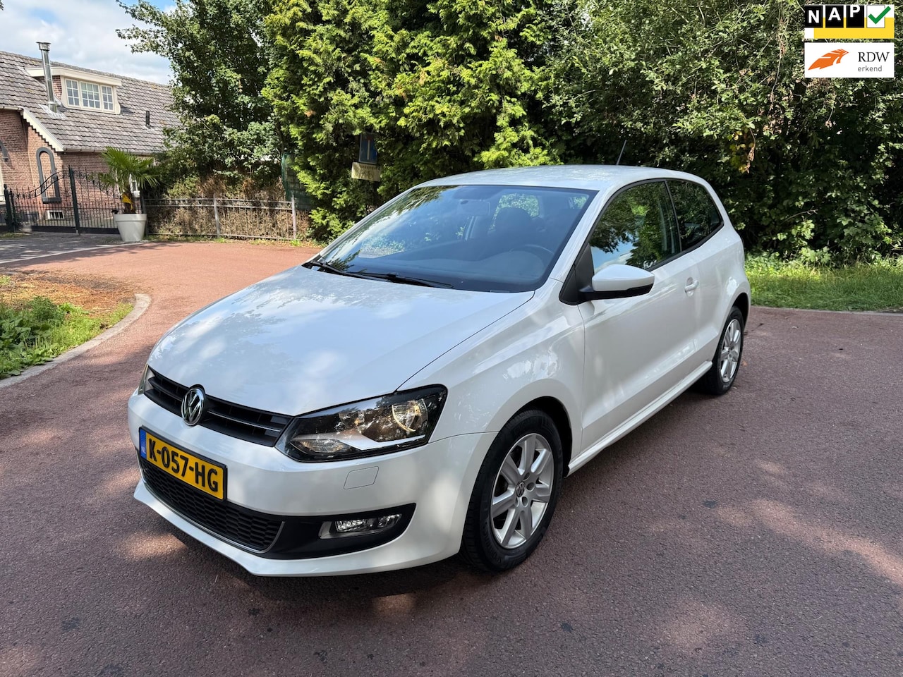 Volkswagen Polo - 1.4-16V Trendline / Navi / Camera / pdc / Bt / Aux - AutoWereld.nl