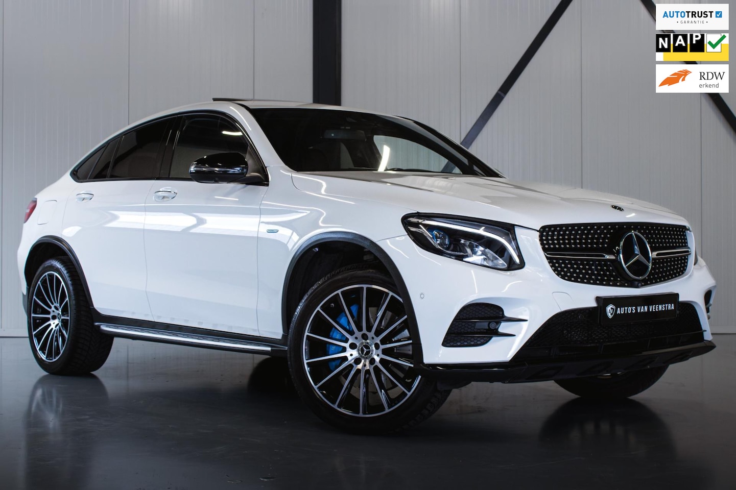 Mercedes-Benz GLC-klasse Coupé - 350e 4MATIC AMG | 20" | Designo | Trekhaak - AutoWereld.nl