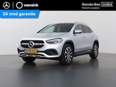Mercedes-Benz GLA-Klasse - 180 Luxury Line | Keyless | 19" lichtmetalen velgen | Multibeam | Sfeerverlichting | Stoel