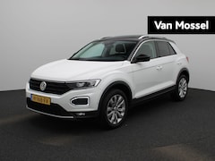 Volkswagen T-Roc - 1.0 TSI Style Business | LMV | Panorama dak | Navigatie | Camera | Parkeer sensoren | Elec