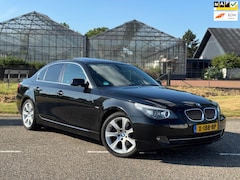 BMW 5-serie - 523i AUT | Xenon | Leder | Cruise | Schuifdak | Carplay