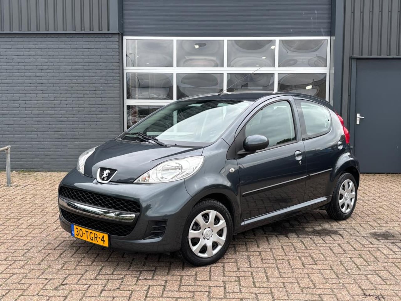 Peugeot 107 - 1.0-12V XS 5-drs Airco - AutoWereld.nl