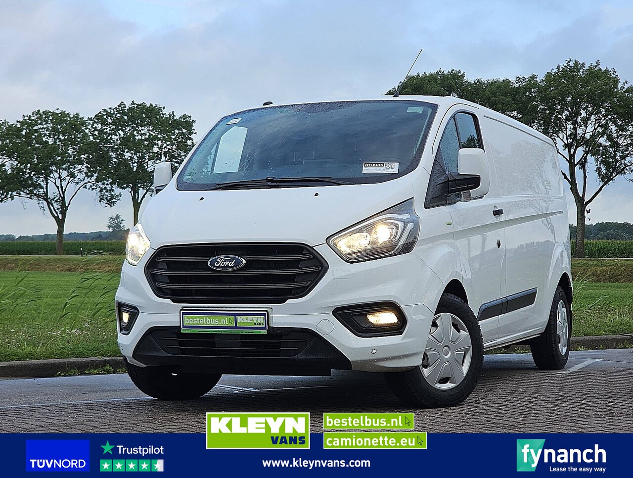 Ford Transit Custom - 2.0 L2H1 Navi Airco - AutoWereld.nl