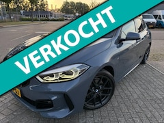 BMW 1-serie - 118i M-Edition M-VELGEN PANO ALCANTARA CARPLAY NAP HISTORIE