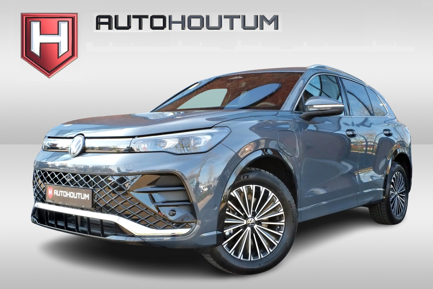 Volkswagen Tiguan - 1.5 eHybrid 272pk R-Line Edition Trekhaak, Headup display, Harman Kardon - AutoWereld.nl
