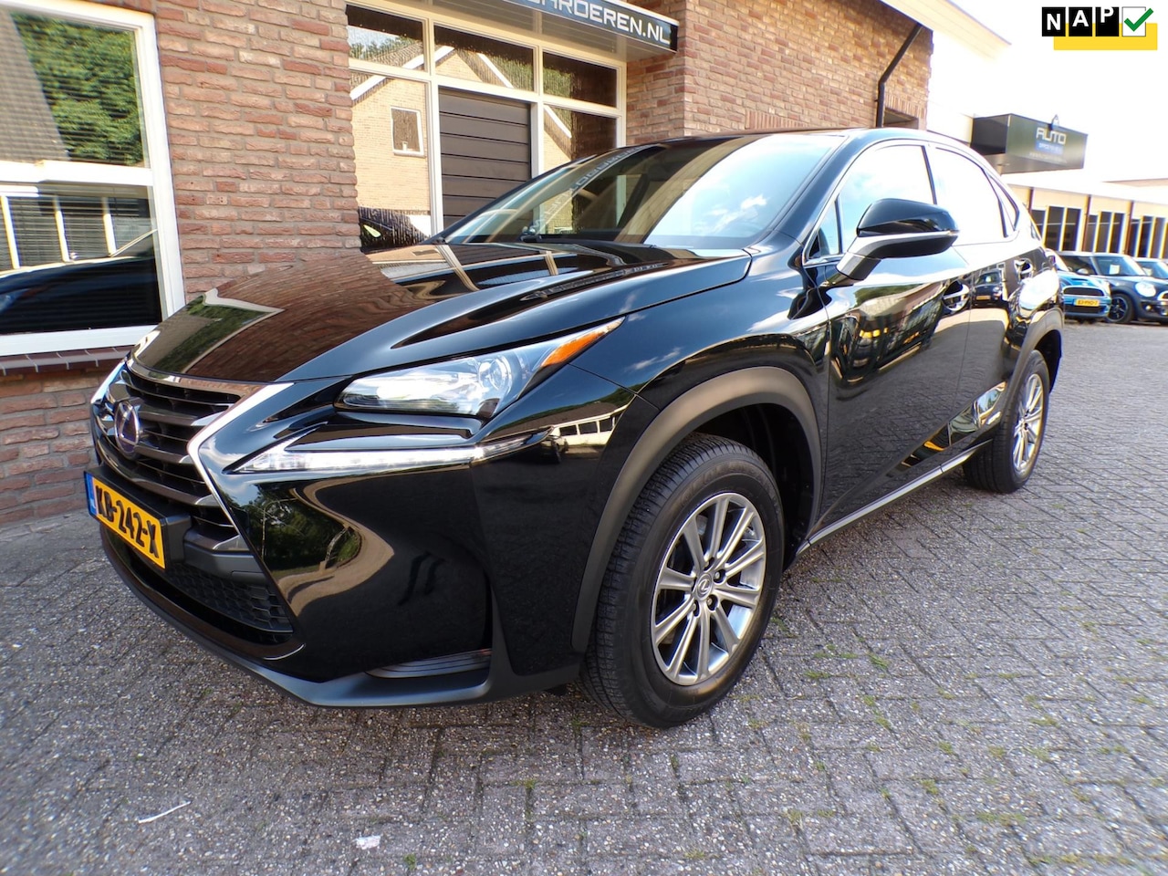 Lexus NX - 300h Automaat / Navi / Camera / Dealeronderhouden - AutoWereld.nl