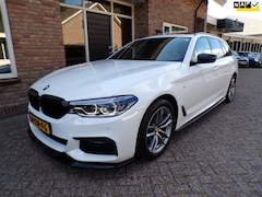 BMW 5-serie Touring - 520d High Executive M Pakket / Leder / Panoramadak / Head Up