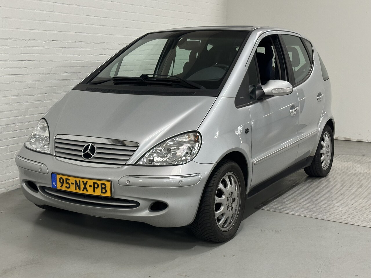 Mercedes-Benz A-klasse - 160 Elegance Airco / Cruise /  Trekhaak / Automaat - AutoWereld.nl