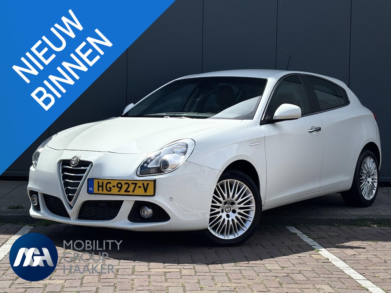 Alfa Romeo Giulietta - 1.4 T Exclusive Dealeronderhouden I LAGE KM-stand I Navigatie I Airco I Cruise Control I - AutoWereld.nl