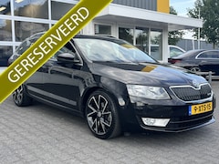 Skoda Octavia Combi - 1.6 TDI Greenline Businessline Cruise control Climate control Navigatie Stoelverwarming +
