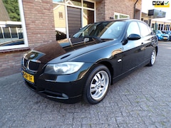 BMW 3-serie - 318i High Executive