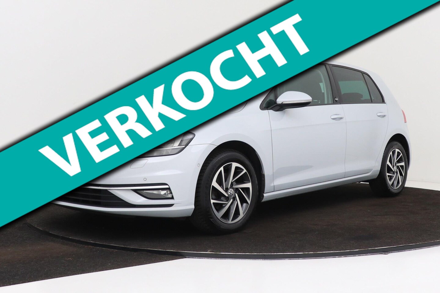 Volkswagen Golf - 1.0 TSI Sound | CarPlay | Camera | Stoelverwarming | Adap. Cruise | Navigatie | - AutoWereld.nl