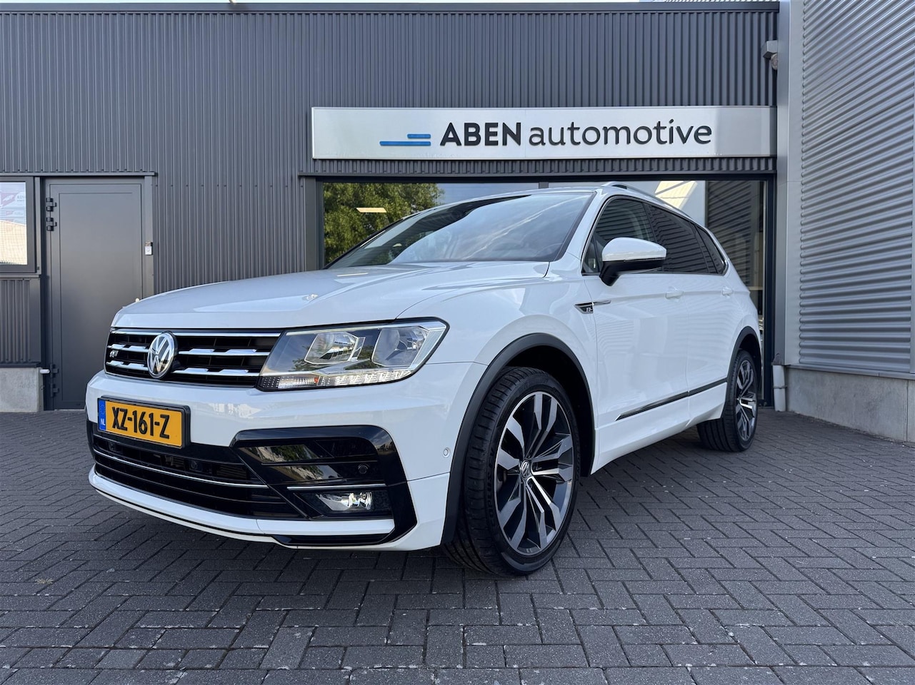 Volkswagen Tiguan Allspace - 1.4 TSI 150PK Highline Business R-Line 7-persoons automaat (ACC|20"|TREKHAAK|MASSAGE) - AutoWereld.nl