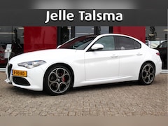 Alfa Romeo Giulia - 2.0T Sprint 319PK AT | Panoramadak | 19" Velgen | Apple/Android CarPlay | Camera Let op au
