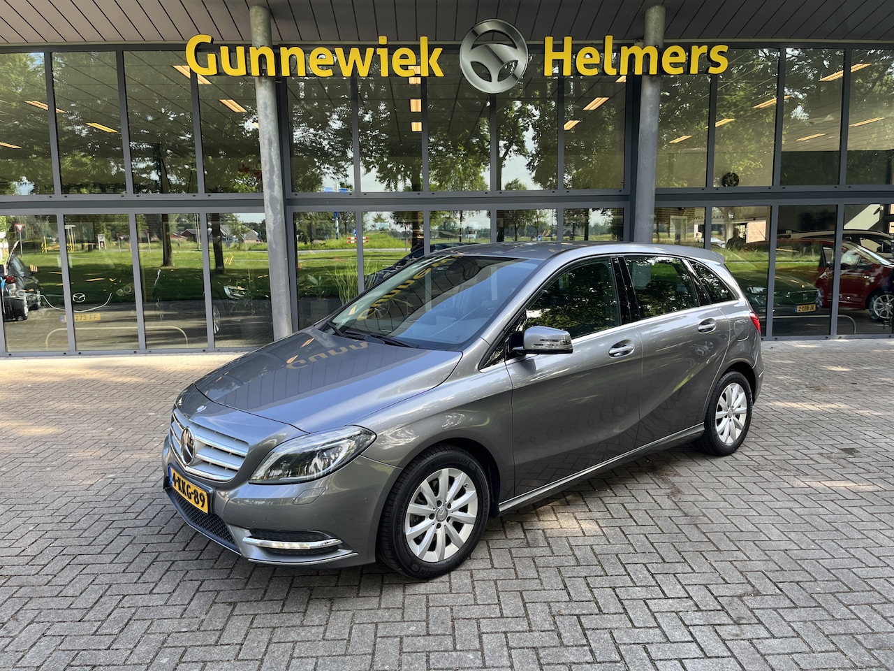 Mercedes-Benz B-klasse - 200 Ambition | AUTOMAAT | BLUETOOTH | CRUISE | NAVI | PDC V&A | TREKHAAK - AutoWereld.nl