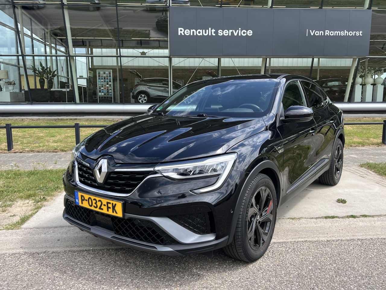 Renault Arkana - 1.6 E-Tech Hybrid 145PK R.S. Line / Trekhaak / Elek. Stoelverstelling / Stoel+Stuurverw. / - AutoWereld.nl