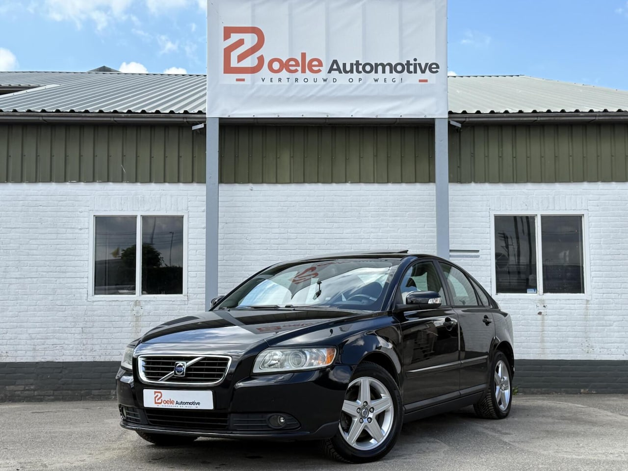 Volvo S40 - 2.4 Momentum Aut. / Schuifdak / Leder / Orig. NL - AutoWereld.nl