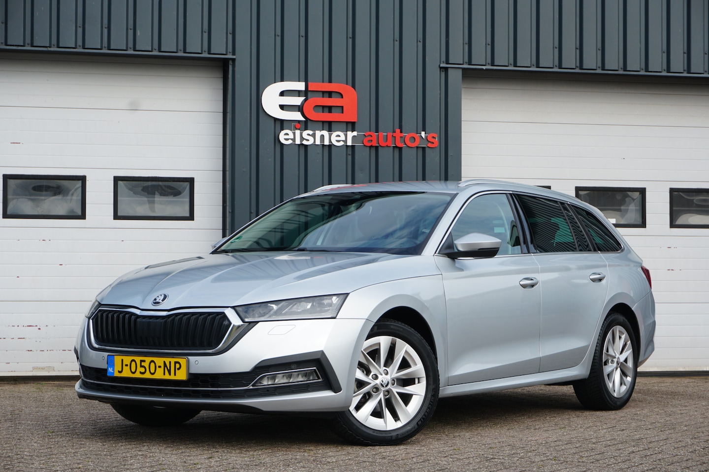 Skoda Octavia Combi - 1.5 TSI First Edition | TREKHAAK | KEYLESS | VIRTUAL | FULL LED | - AutoWereld.nl