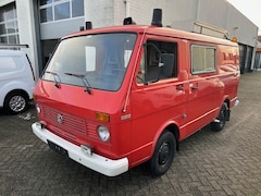Volkswagen LT 31 - 2.4 BENZINE I LAGE KILOMETERS I ONDERHOUDSHISTORIE I TREKHAAK I BELASTINGVRIJ ALLE TUV RAP
