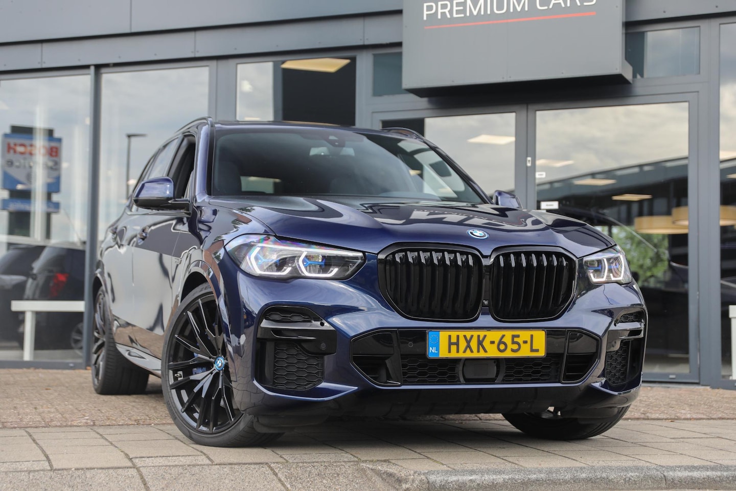 BMW X5 - xDrive45e High Executive | M-SPORT | Sky Lounge | Schuifdak | Trekhaak elektrisch - AutoWereld.nl