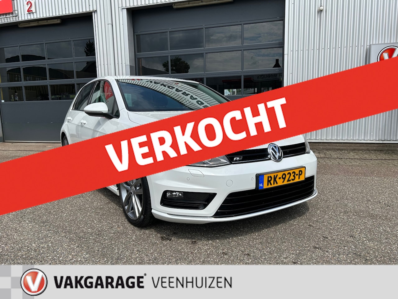 Volkswagen Golf - 2.0 TDI Highline R-line|Automaat|Keyless|Stoelverwarming| - AutoWereld.nl