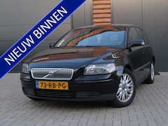 Volvo V50 - 2.4 Automaat Momentum Airco Cr-Control Stoelver Trekh Youngtimer