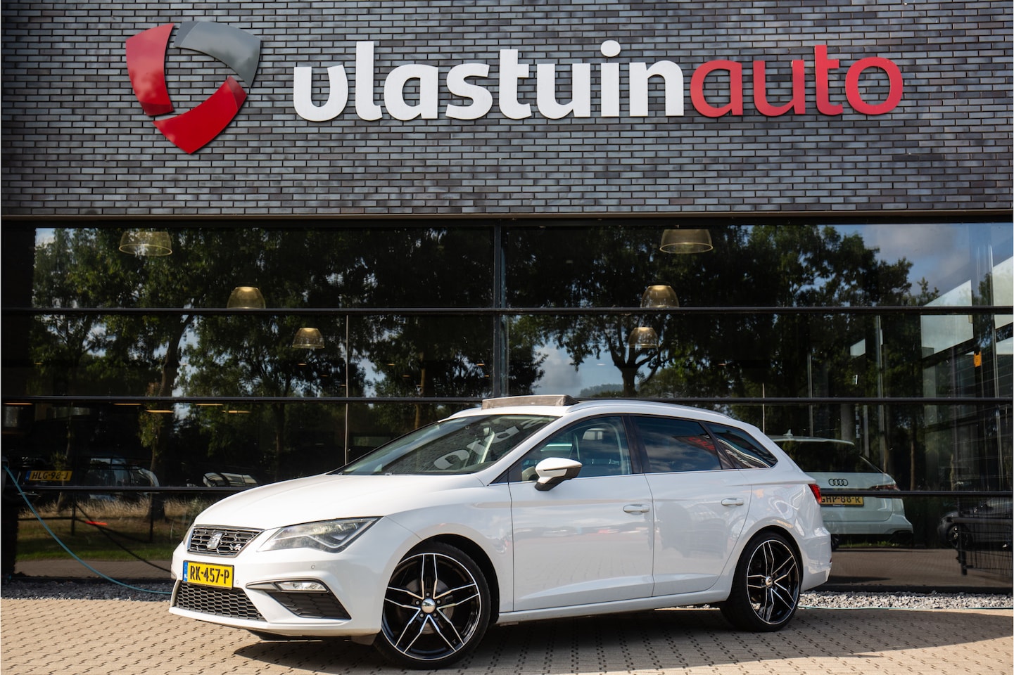 SEAT Leon ST - 1.4 EcoTSI FR Business Intense 1.4 EcoTSI FR Business Intense , Pano dak, Trekhaak, - AutoWereld.nl