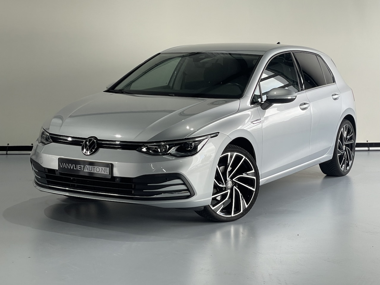 Volkswagen Golf - 1.5 eTSI 1 EDITION AUTOM - AutoWereld.nl