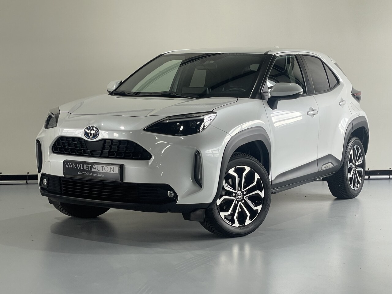 Toyota Yaris Cross - 1.5 Hybrid Automaat First Edition Camera / Navigatie - AutoWereld.nl