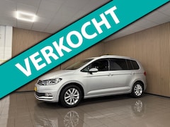 Volkswagen Touran - 1.2 TSI Comfortline 7p * Trekhaak / 7 Persoons / Navigatie / NL Auto