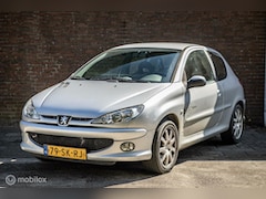 Peugeot 206 - 1.6-16V Quiksilver| Nap| Cruise| Airco| Apk 6-26