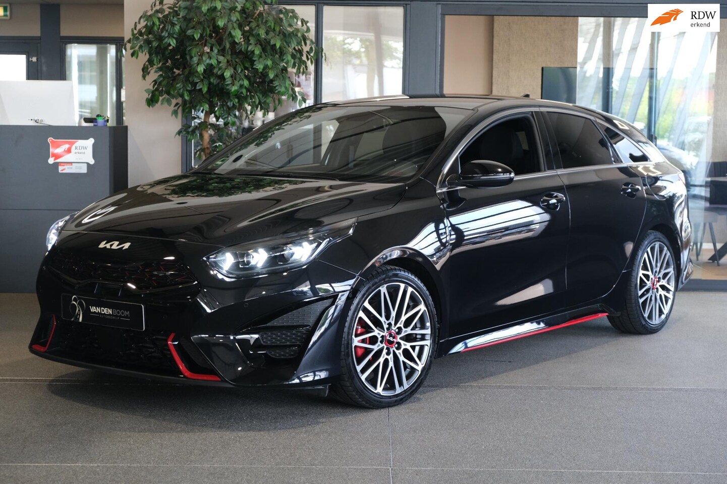 Kia Pro cee'd - 1.6 T-GDI GT AUT 204PK Navi Virtual Led Leder Cam Pdc Cruise - AutoWereld.nl