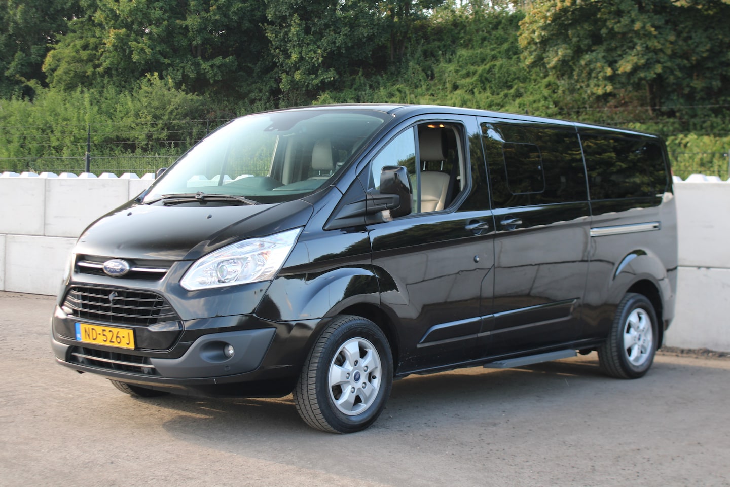 Ford Transit Custom Tourneo - 310 2.0 TDCI L2H1 Titanium |Camera|Navi| - AutoWereld.nl