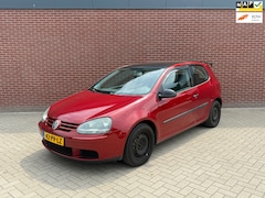 Volkswagen Golf - 1.6 FSI Trendline / Apk / Airco / Trekhaak