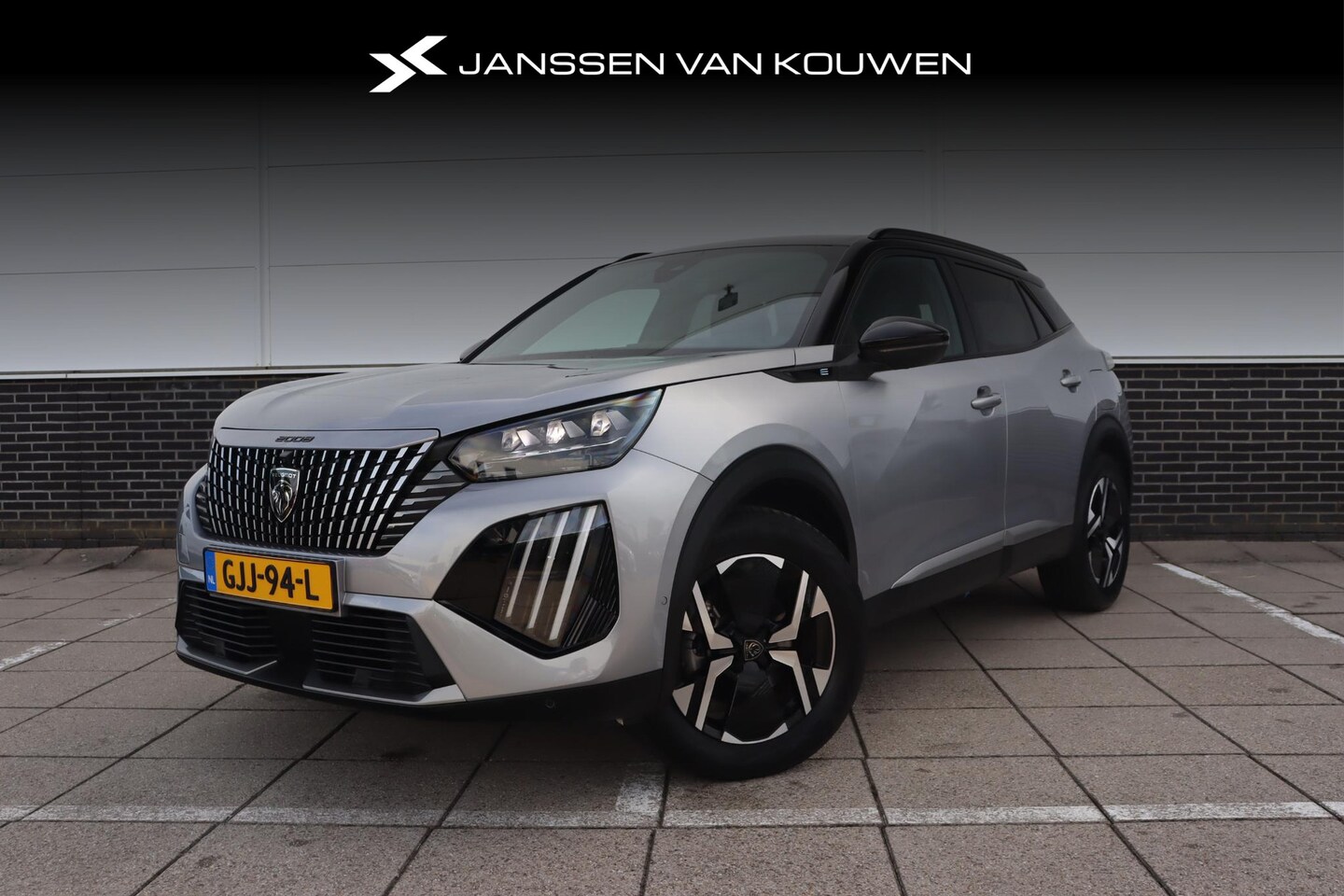 Peugeot e-2008 - EV GT 50 kWh LED Koplampen Navi Camera Apple Carplay - AutoWereld.nl